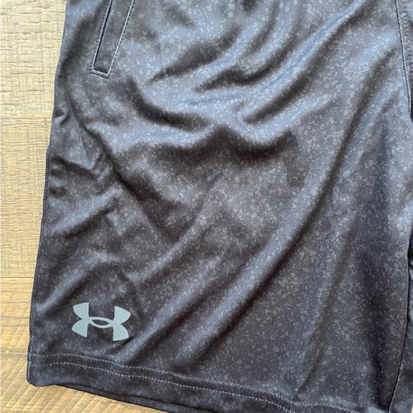 UA Big Boy Speckled Shorts - Picture 2 of 2